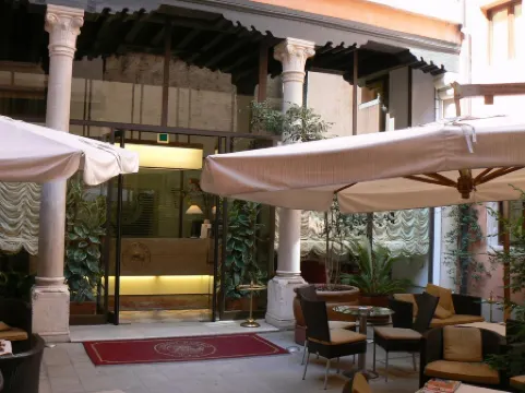 Hotel Liassidi Palace