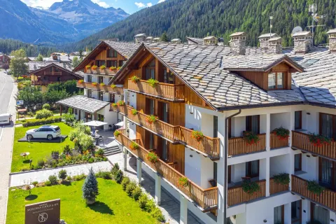 Montana Lodge & Spa, by R Collection Hotels