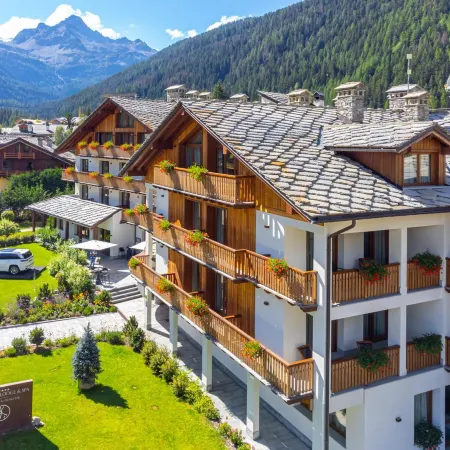 Montana Lodge & Spa, by R Collection Hotels