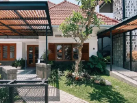 De Mier Guest House Surabaya Hotels in Wonokromo