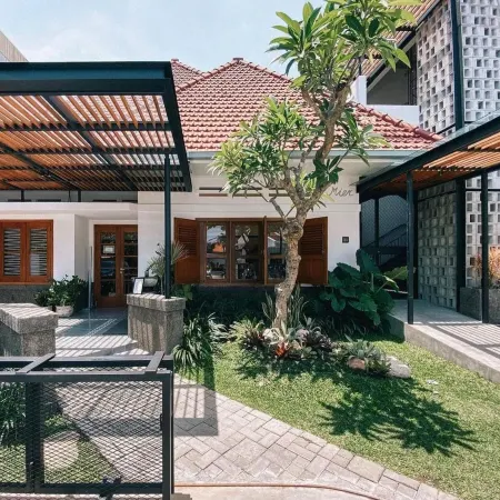De Mier Guest House Surabaya Hôtels à : Wonokromo