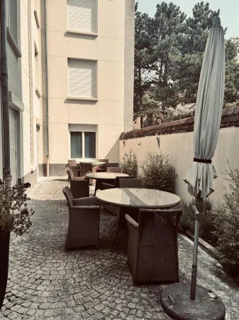 Logis Hôtel Saint Martin Отели в г. Флери-Лез-Обре