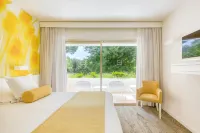 Hotel Restaurant la Vague de Saint Paul - Pools