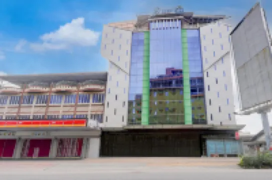 Townhouse Oak Batam near Grand Batam Mall formerly Lucky Star Hotel Hotels in Batam