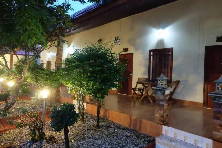 Pennaung Resort Отели рядом с достопримечательностью «Wat Samakkhi Upatham»