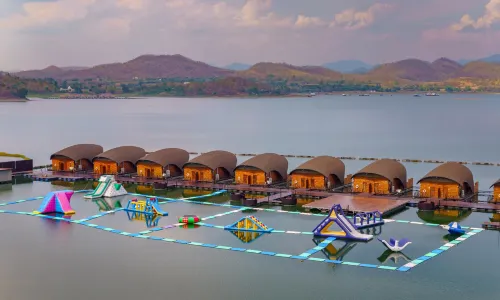 Leaf Lake Kan Resort