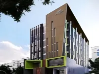 Empress Hotel Makassar City Center by Life Hotel a Baru