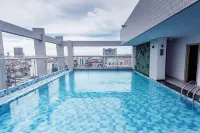 โรงแรมโควี - สระว่ายน้ำบนดาดฟ้า