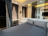 RedLiving Apartemen Transpark Cibubur - Ens Room Hotels in Jatisampurna