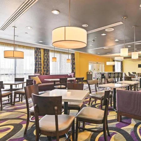La Quinta Inn & Suites by Wyndham Luling
