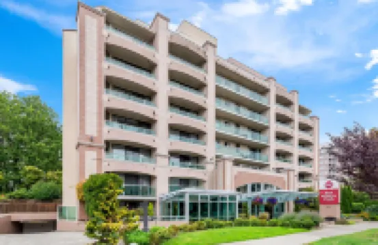 Best Western Plus Inner Harbour Hotels near Fisherman's Wharf Park