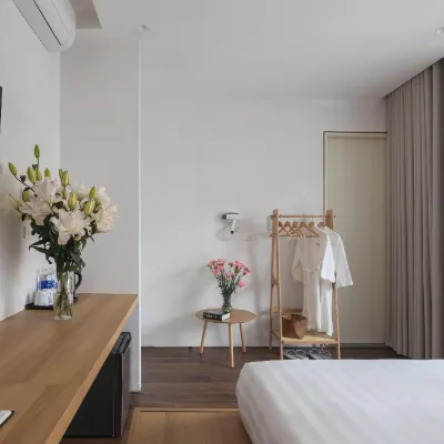 BeeSpace Coworking & Apartment Hotels near VinWonders Water Park