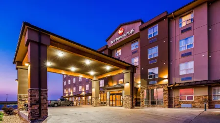 Best Western Plus Moose Jaw Отели рядом с достопримечательностью «Tunnels Of Moose Jaw»