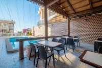 Vozrozhdenie Hotel - ที่มีสระว่ายน้ำ