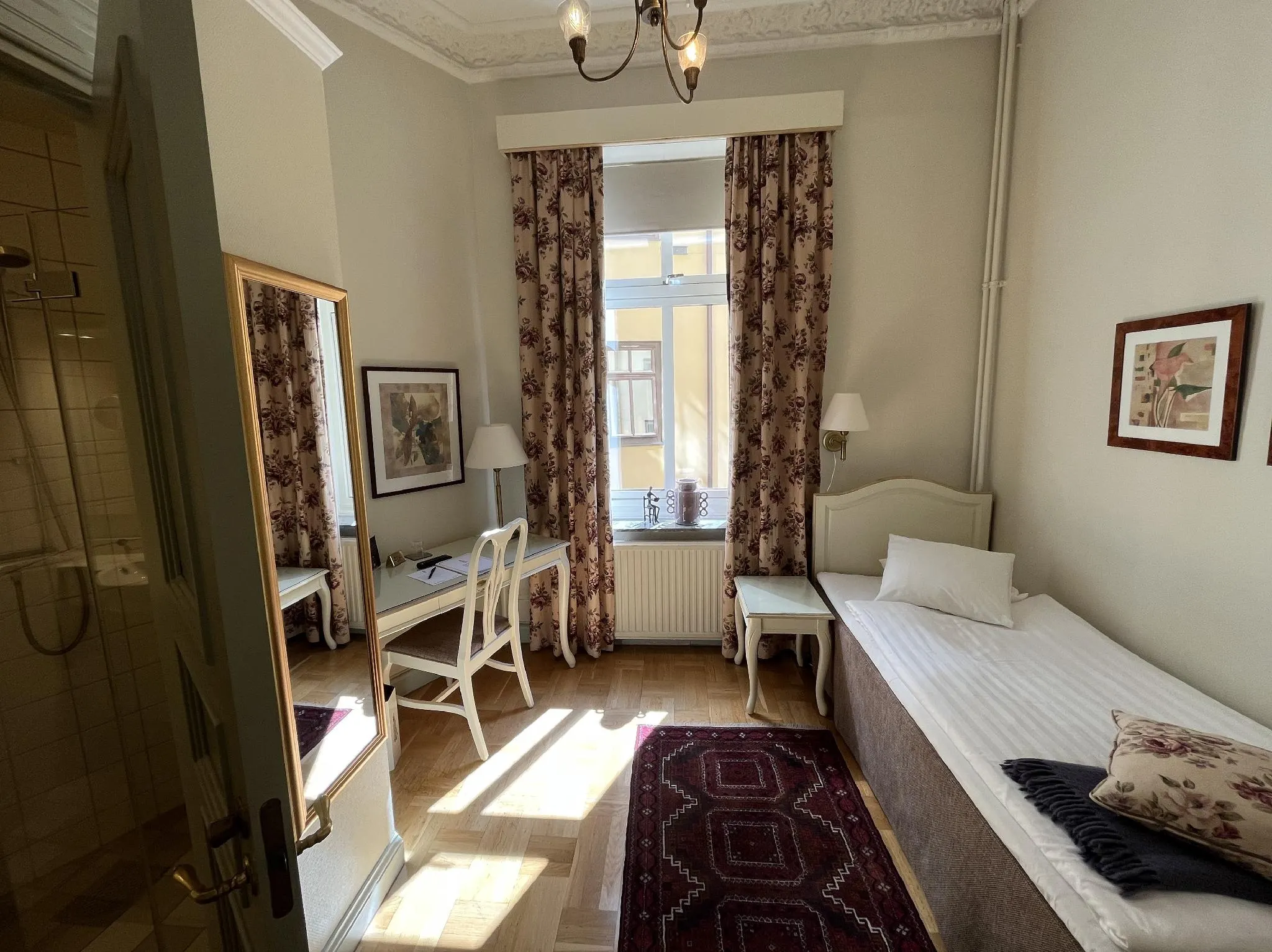 Hotel Royal Zimmer Photos