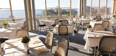 Marina Resort Отели рядом с достопримечательностью «Dutchmans Beach Reserve»