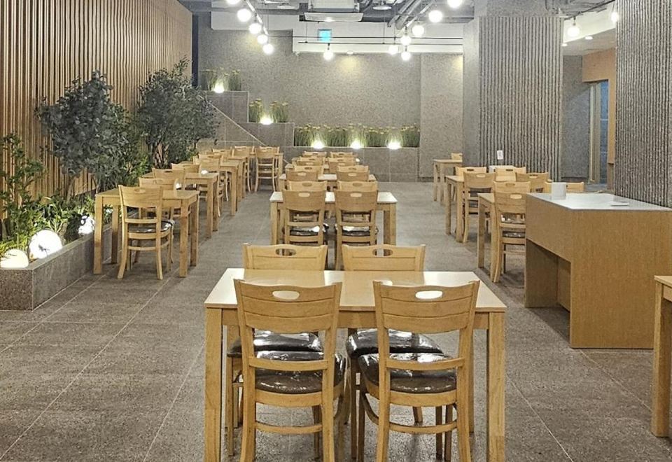 [거제도 고현 호텔 바이브 외관 이미지]