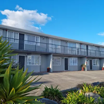 Chevron Motel Hotels near Taupo Cosmopolitan Club