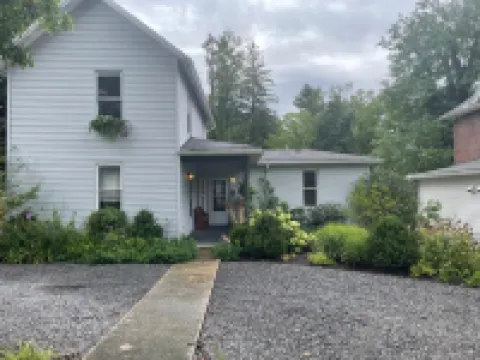 모던 홈스테드 게스트하우스