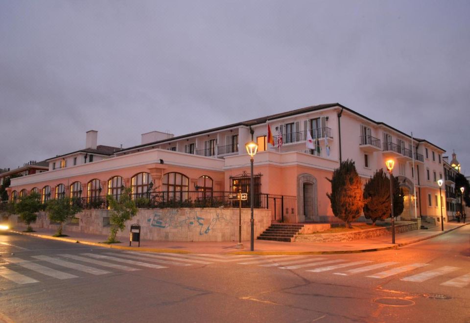 Hotel Francisco De Aguirre