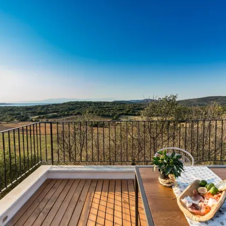 Tenuta Petra Bianca