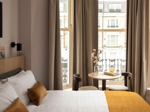 Bob W Holland Park London