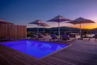 Elephant Hide of Knysna Guest Lodge - Pools