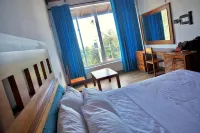Surfing Tusker - Thalpe Hotels in 