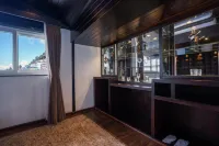 The West Gate Posada by Summit - Parkering