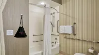 北伯倫瑞克萬怡飯店 - 游泳池