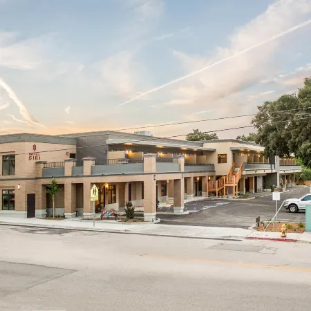 Hotel Siri Downtown - Paso Robles