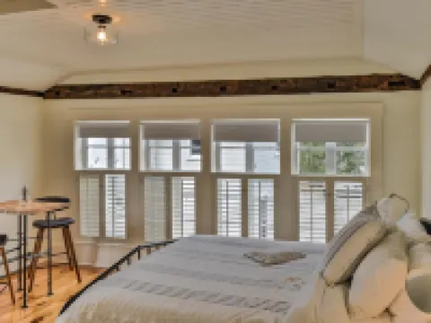 The Burrell House Hotels in Keene