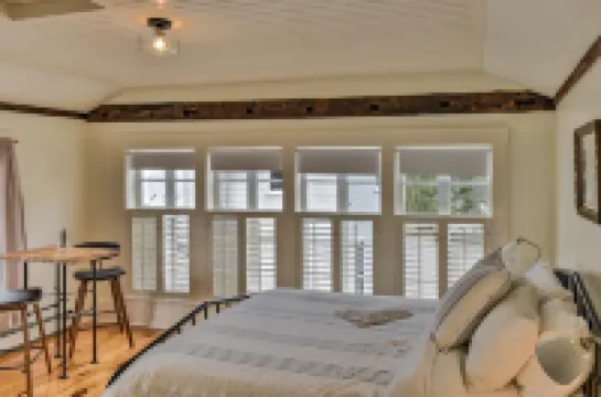 เดอะ เบอรเรล เฮ้าส์ โรงแรมในคีน