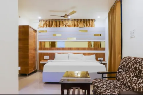 Hotel Menaka - 3-Star