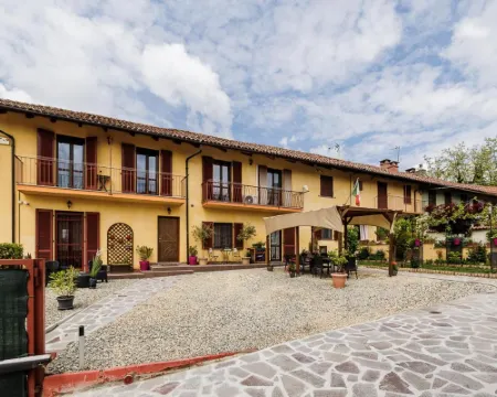 La Valle B&B Hotels in Asti