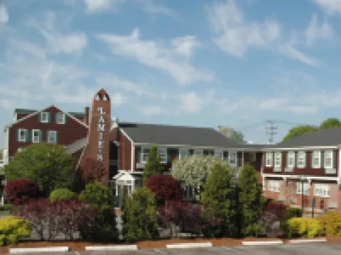 Lamies Inn & the Old Salt Tavern Hotels in Hampton