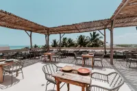 Dos Mares Barefoot Hotel