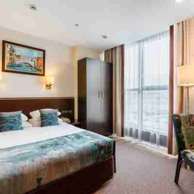 Riviera Rooms