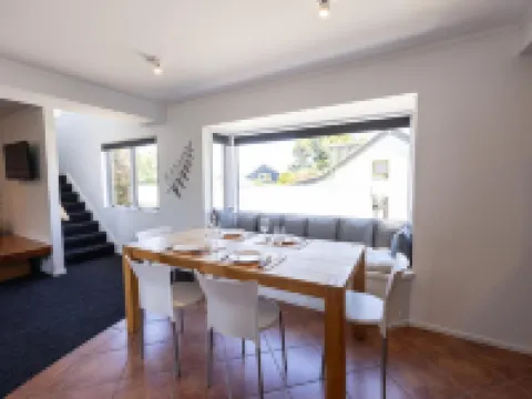 Haka House Taupo Hotels in Taupo