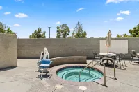 Comfort Inn & Suites Lancaster Antelope Valley - Hot Tub