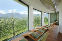 Bio & Wellnesshotel Pazeider - Healing Garden above Meran Hoteles en Rabland