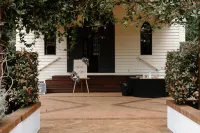 Tamborine Gardens Hotels in Wongawallan