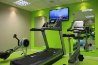 Ramada Hotel & Suites by Wyndham Coventry - gimnasio