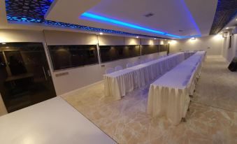 Qasr Alshamal Hotel