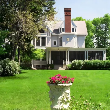 Alexander Mansion Bed & Breakfast