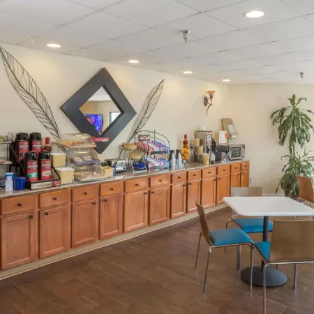 Days Inn by Wyndham Biloxi Beach