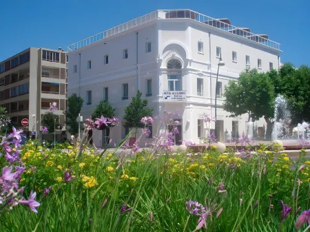 Ibis Styles Hyères Rooftop & Spa Отели рядом с достопримечательностью «Mas Provencal La Richaude»