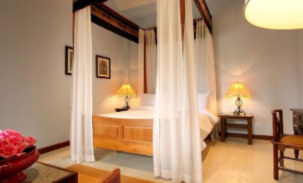 Baan Klang Wiang Hotel