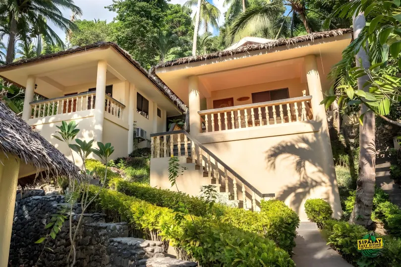 Easy Diving and Beach Resort