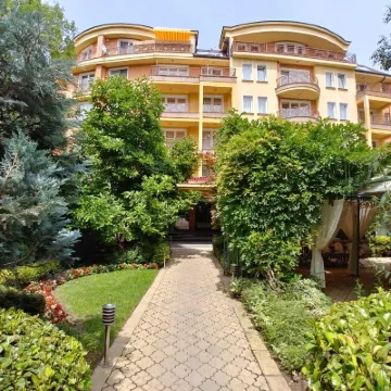 Aparthouse Borovo Near Bulgaria Mall, Free Street Parking Hotels near Dragalevski Monastery